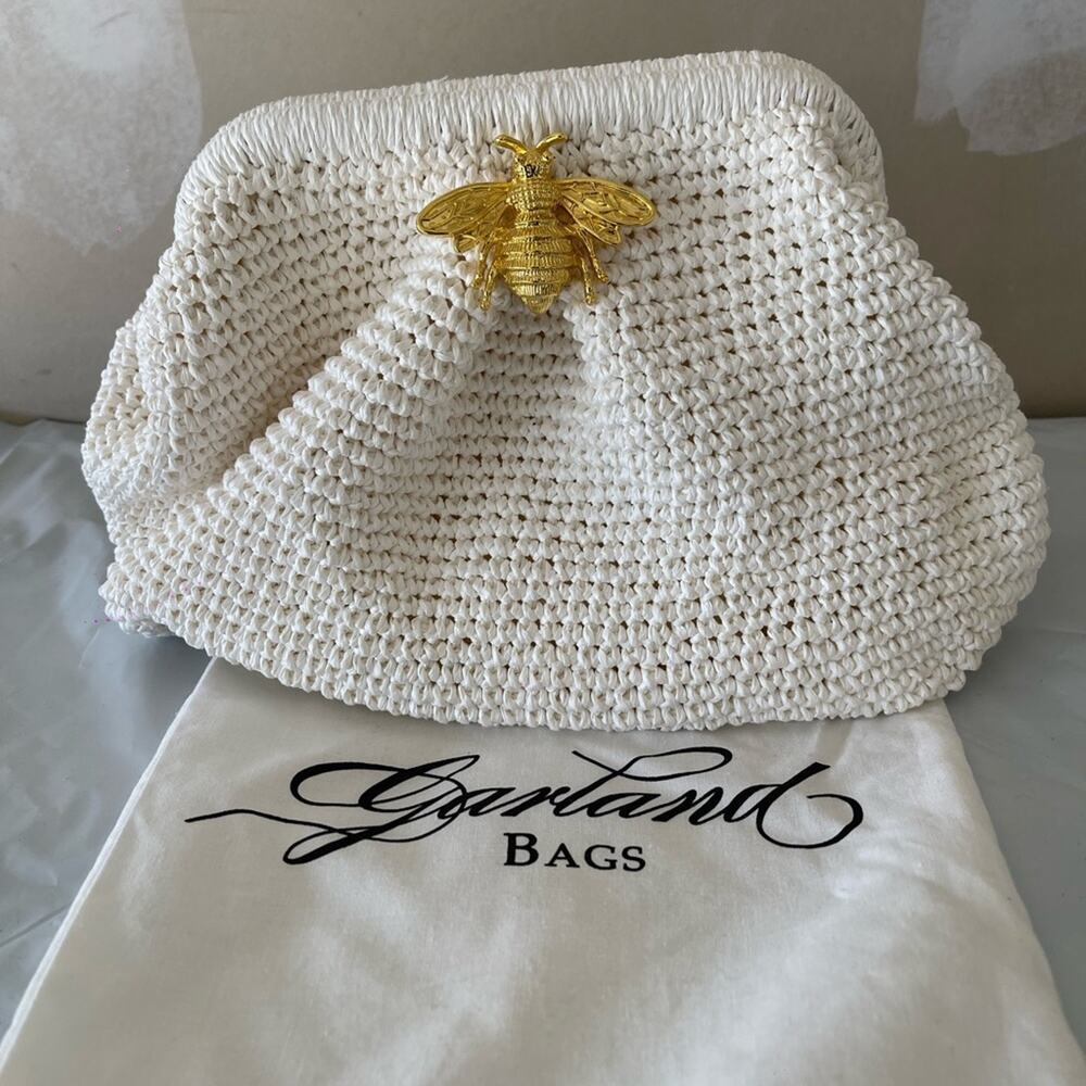 GARY’s White Clutch with Gold Bee Accent  NEW - Picture 2 of 6